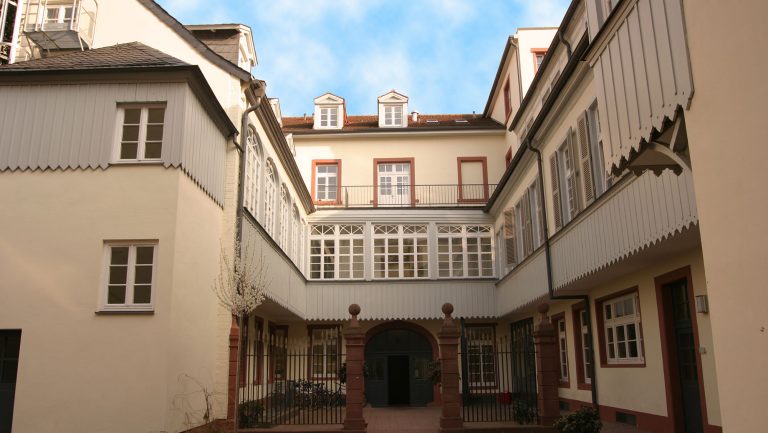 bda_auszeichnung_d4 Blick in den Innenhof des Förderband in D4